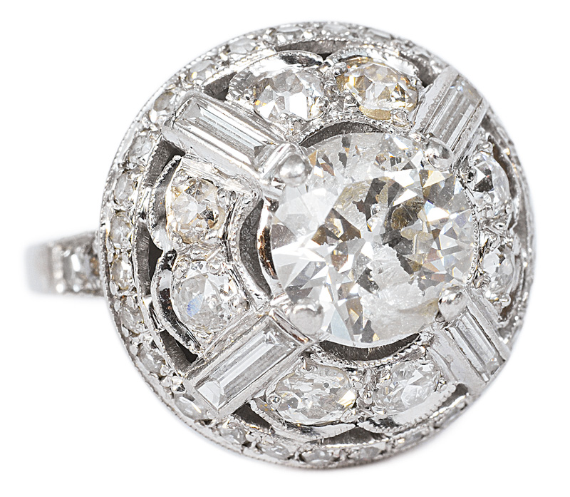 An Art-déco diamond ring