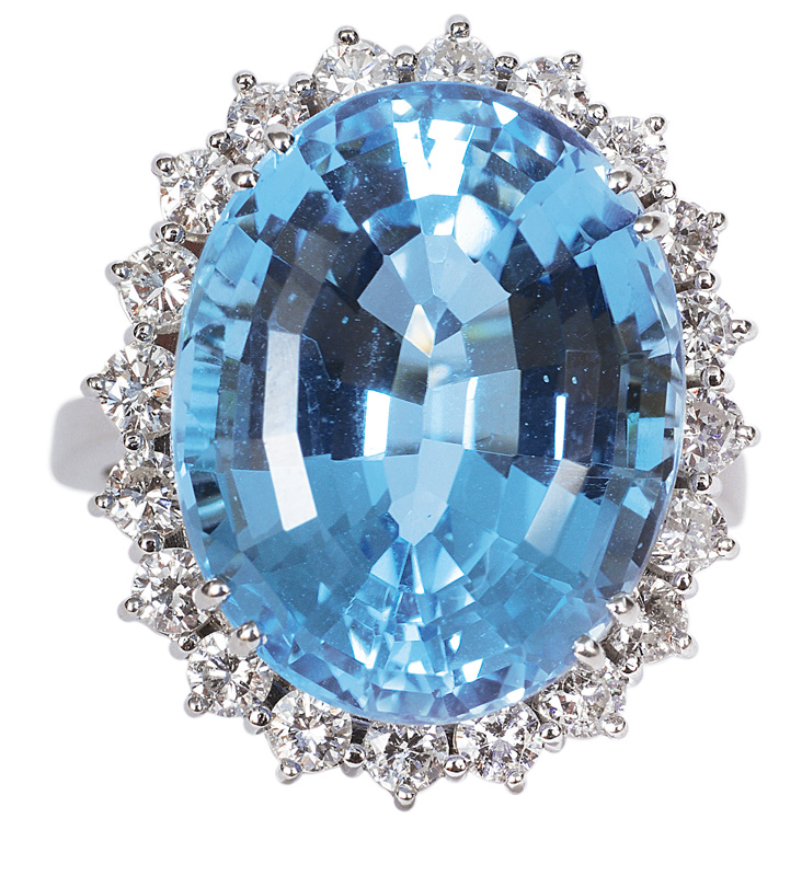 A high quality topaze diamond ring