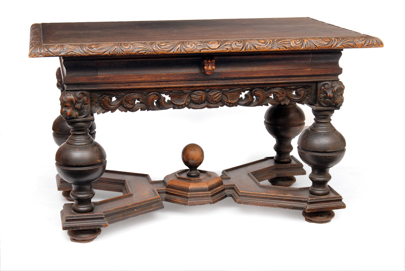 A large Historismus table