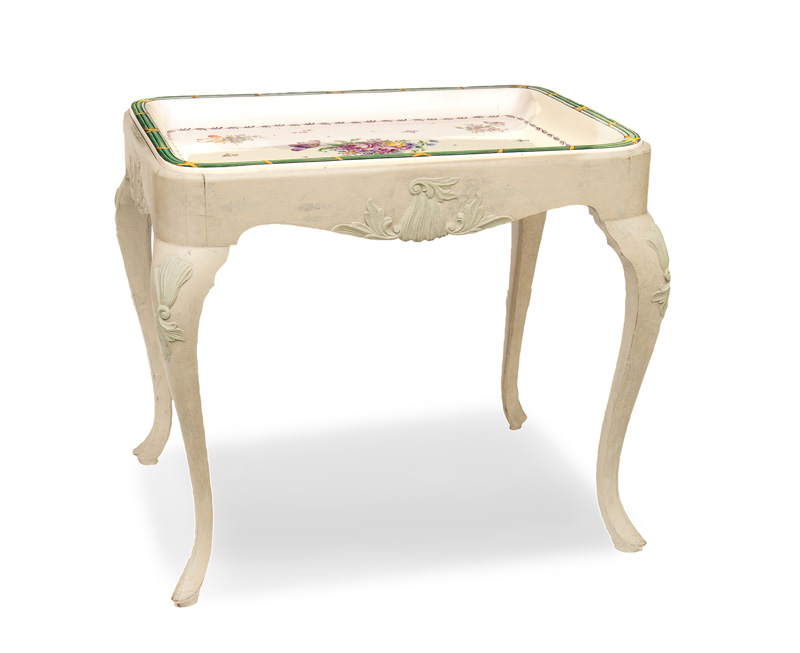 A faience table with fine flower painting