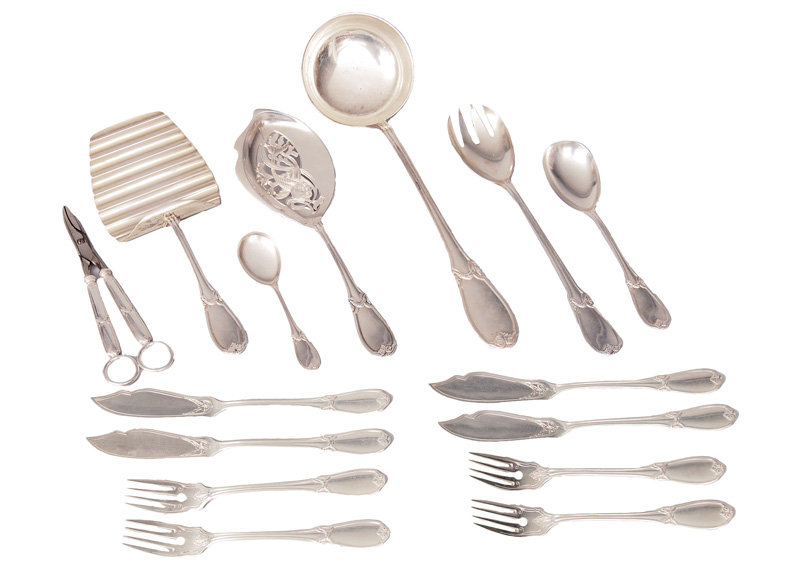 An Art Nouveau fish cutlery for 11 persons