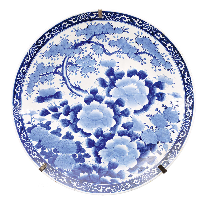 A large Arita-plate with flower painting