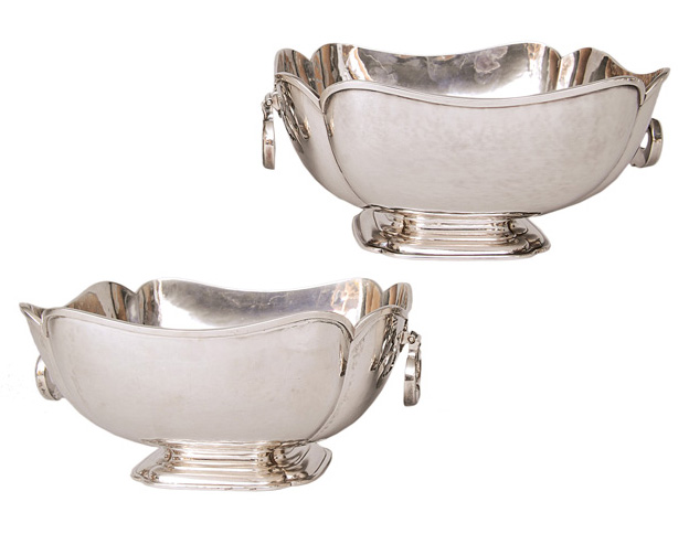 A pair of elegant bowls