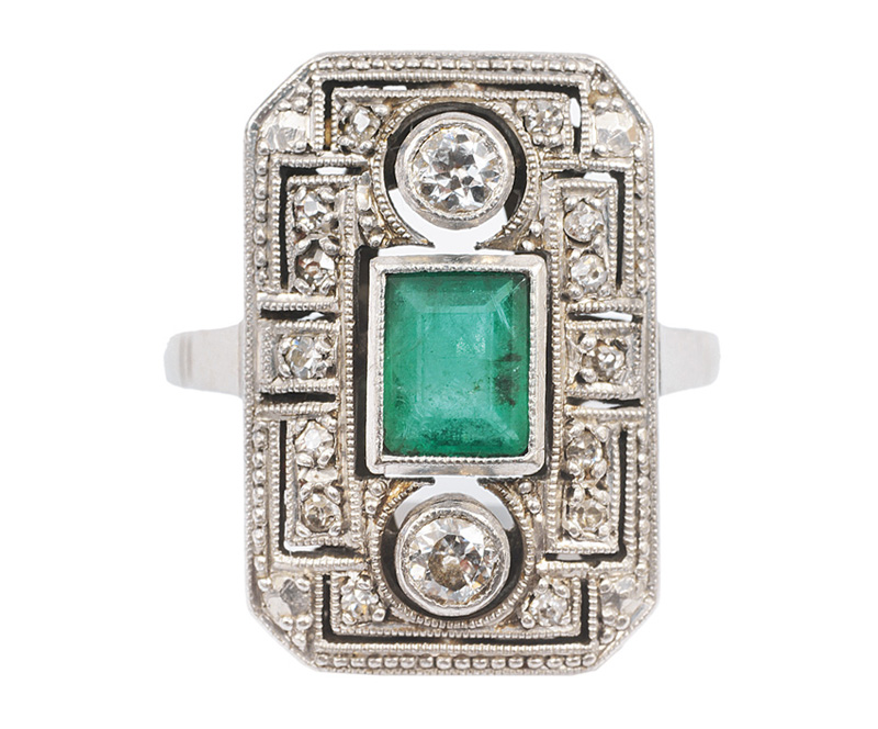 An Art-Nouveau emerald diamond ring