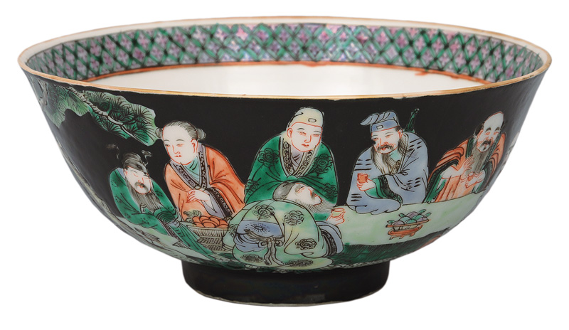 A Famille-Noir bowl with 8 Immortals