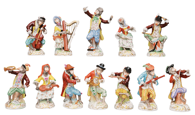 A monkey orchestra with 12 figurines