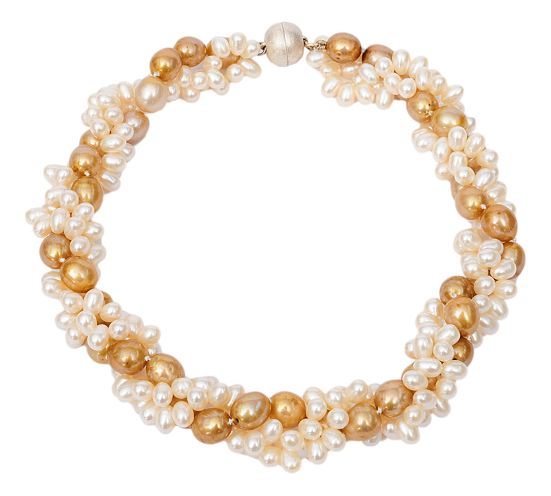 A two coloured pearl necklace