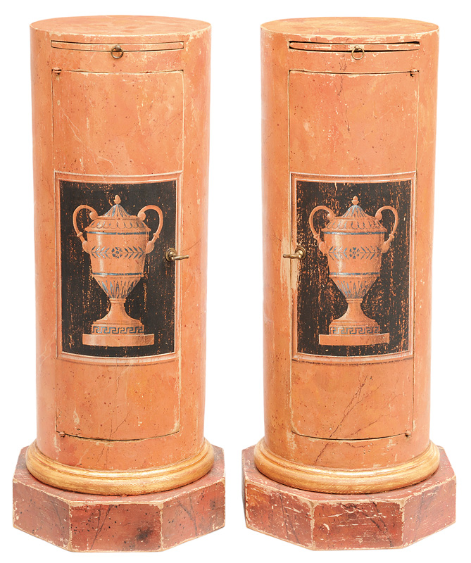 Paar Säulenschränkchen im pompejanischem Stil