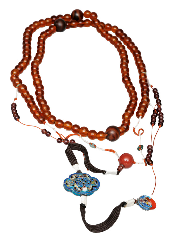 A court prayer necklace