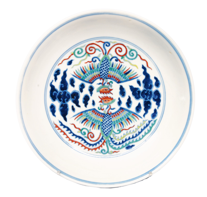 A plate with phoenix-decoration