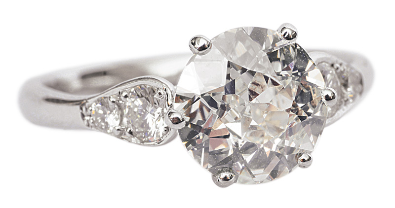 A singles stone diamond ring