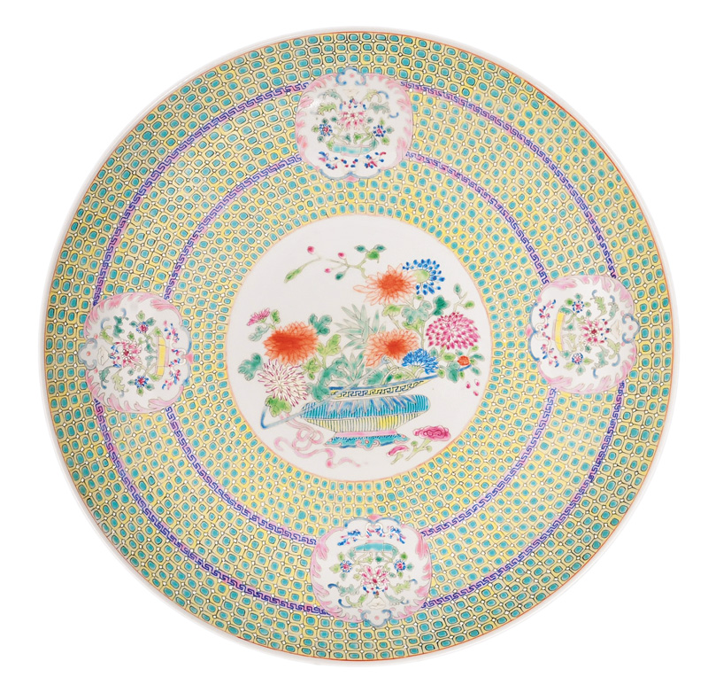 A large plate with chrysanthemums