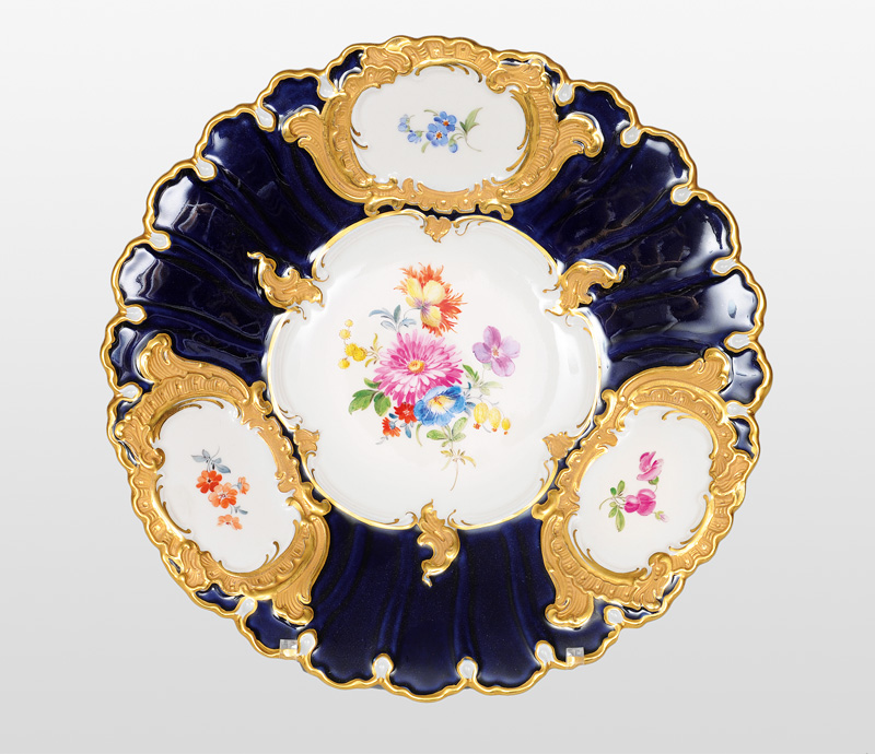 A rich plate with cobalt-blue decoration