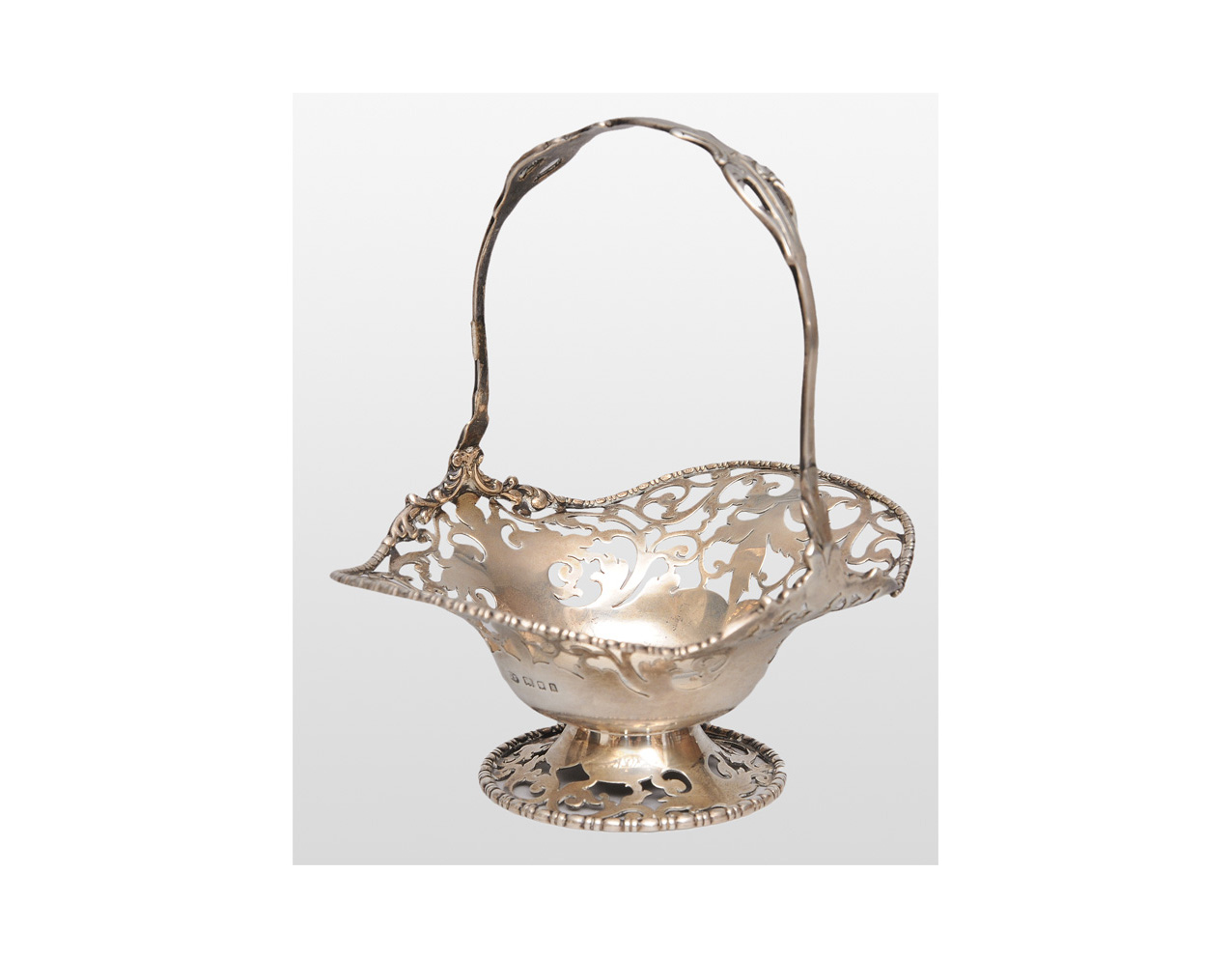 A Georgian open worked bowl with handle
