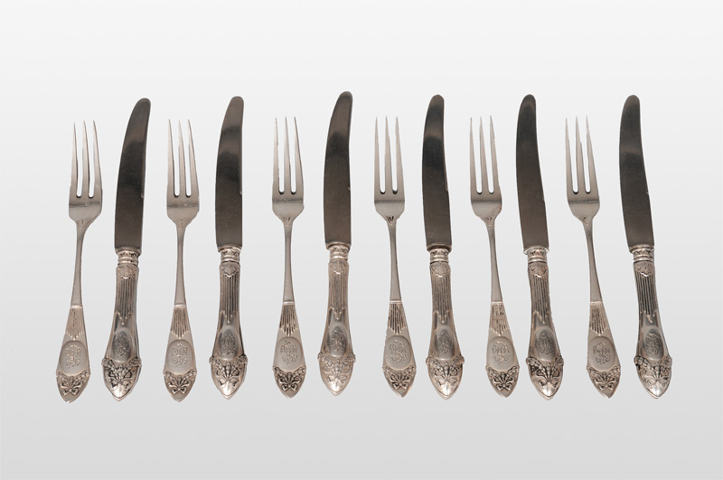 Koch & Bergfeld - A dessert cutlery in the style of Louis Seize for 12 persons A dessert cutlery in the style of Louis Seize for 12 persons
