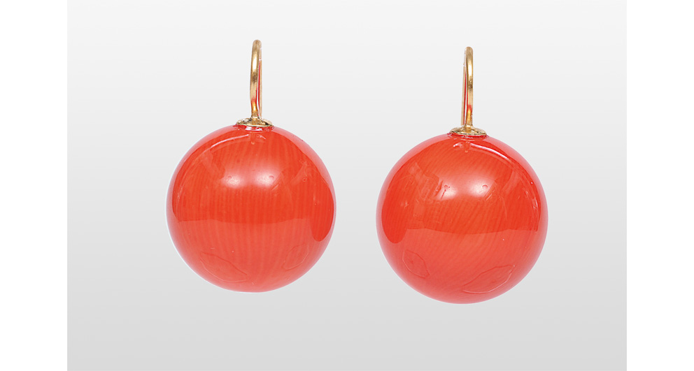 A pair of coral earpendants