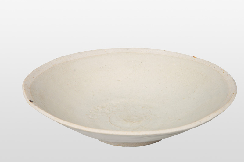 A flat bowl
