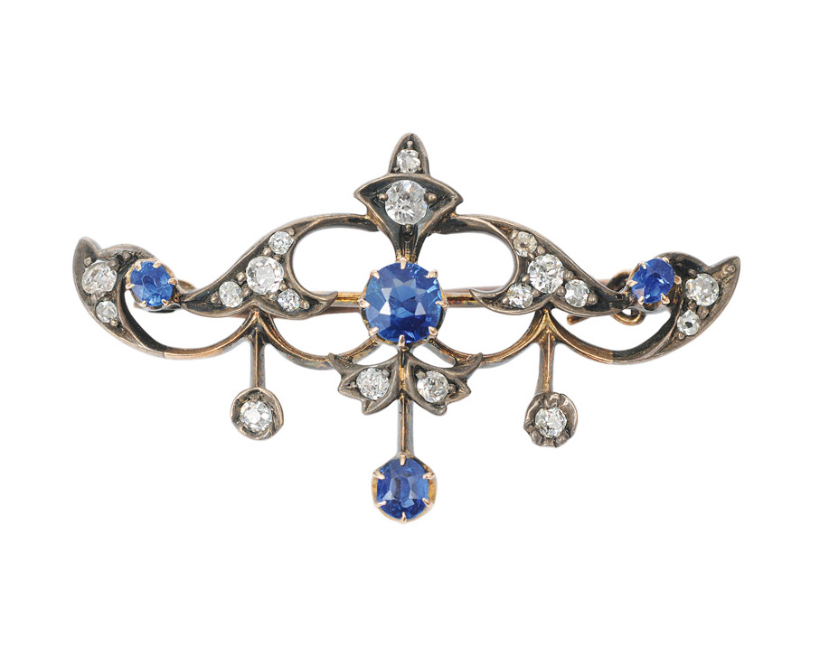 An Art-Noveau brooch