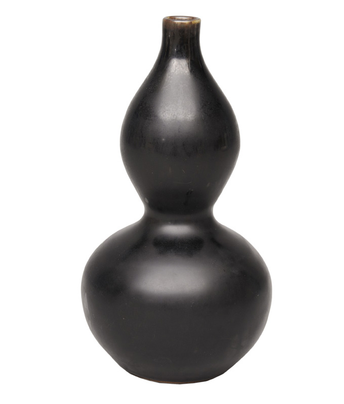 A monochrome double-gourd vase