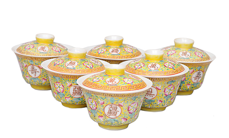 A set of 6 bowls with cover