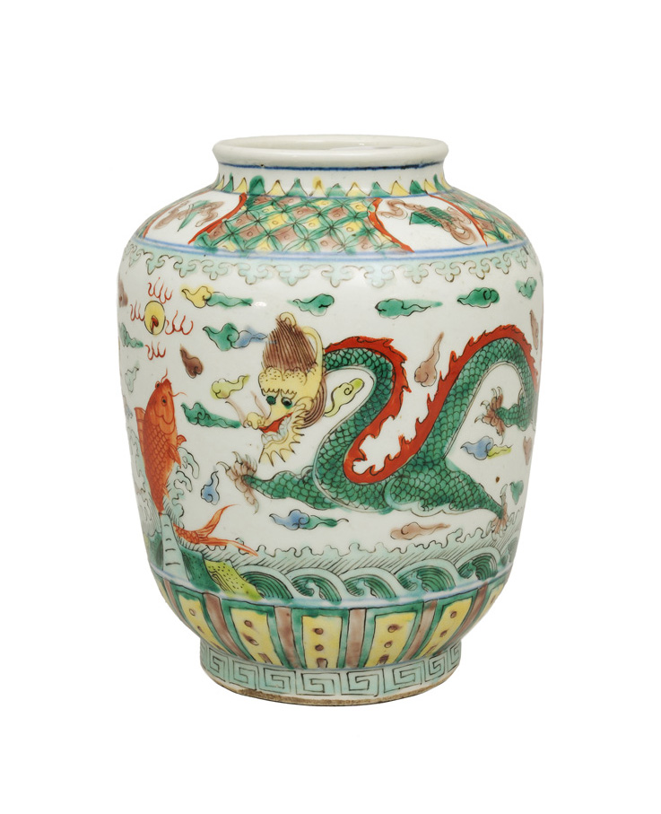 A Wucai jar with dragon and phoenix
