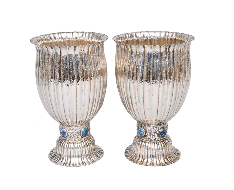 Paar extravaganter Jugendstil-Vase mit Eichenlaub-Dekor