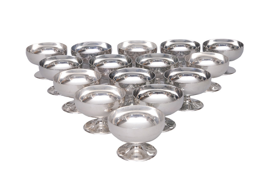 A set of 26 modern ice bowls