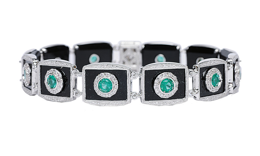 An emerald onyx bracelet in Art-Déco style