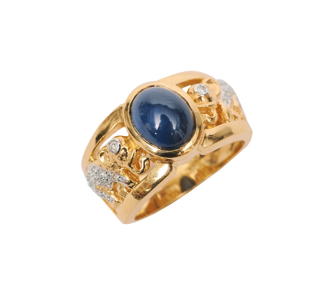 A sapphire diamond ring with ornaments of elephants