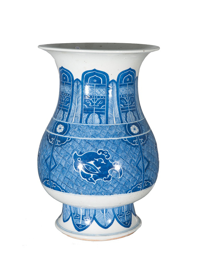 Bauchige Vase mit archaisiertem Dekor