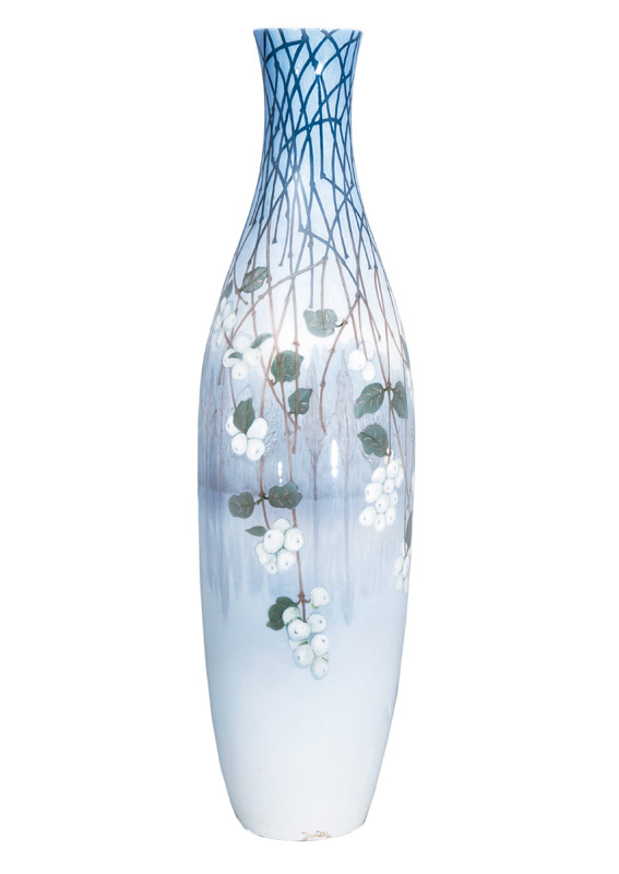 Große Jugendstil-Vase mit Schneebeeren