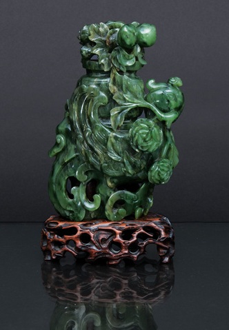 Spinatgrüne Jade-Vase in Phönix-Form Spinatgrüne Jade-Vase in Phönix-Form
