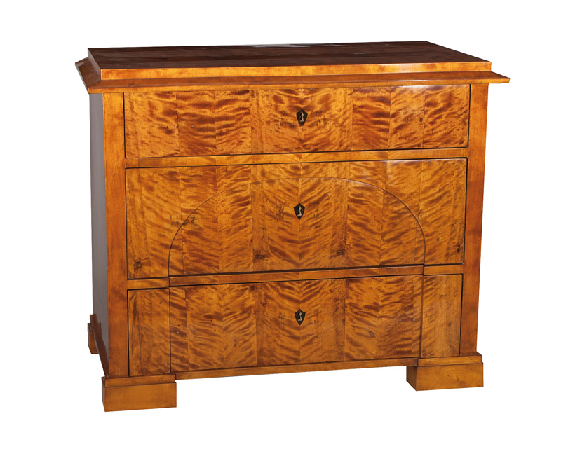 A fine Biedermeier chest of drawers