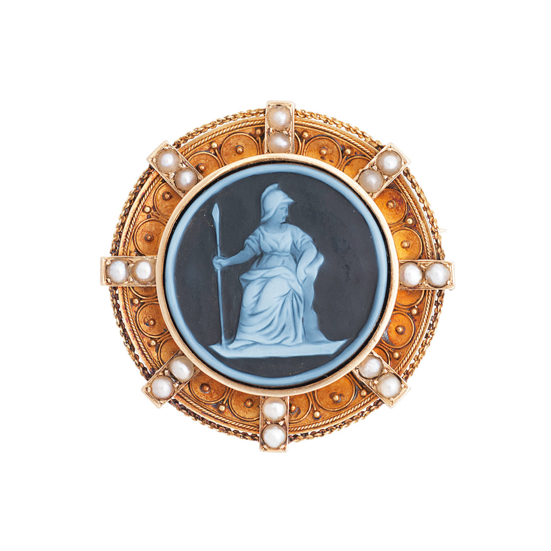 An antique cameo brooch 'Athena'