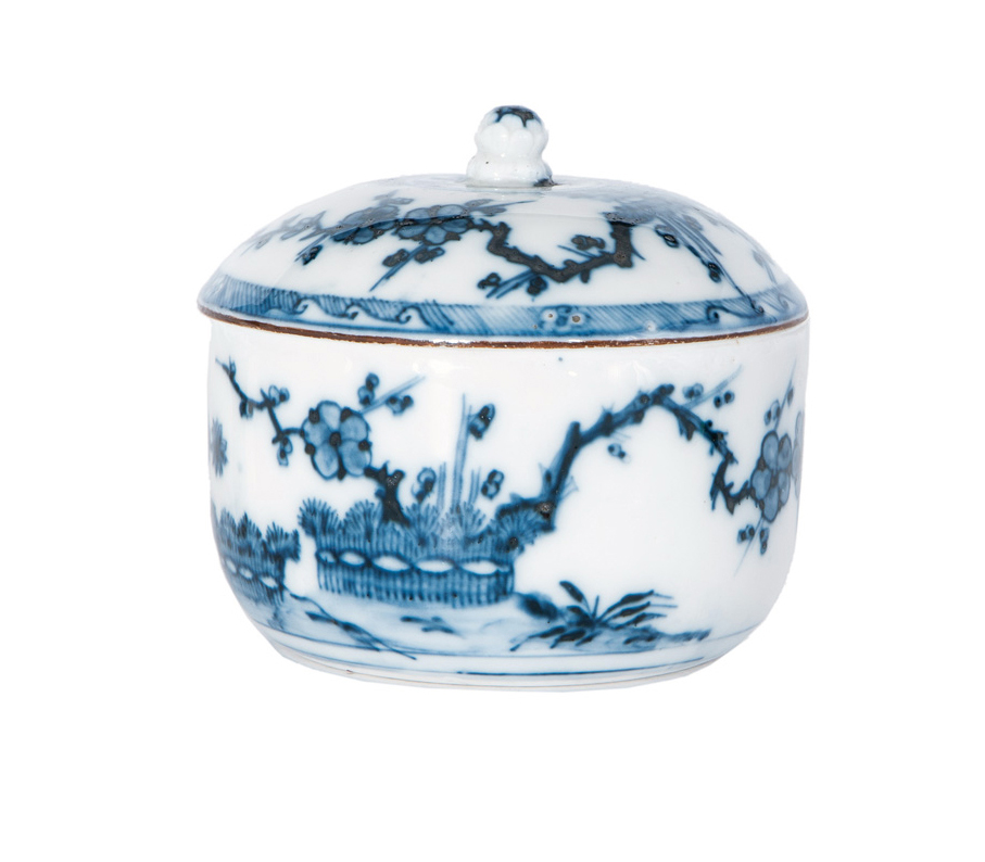 Johann David Kretzschmar - A rare cover box with 'Arita style' blue painting A rare cover box with 'Arita style' blue painting