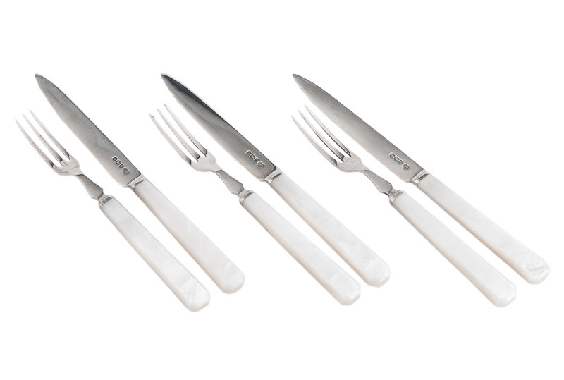 A classical dessert cutlery for 12 persons