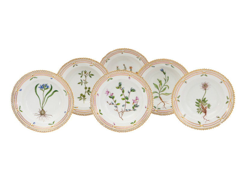 A set of 6 'Flora Danica' confect plates
