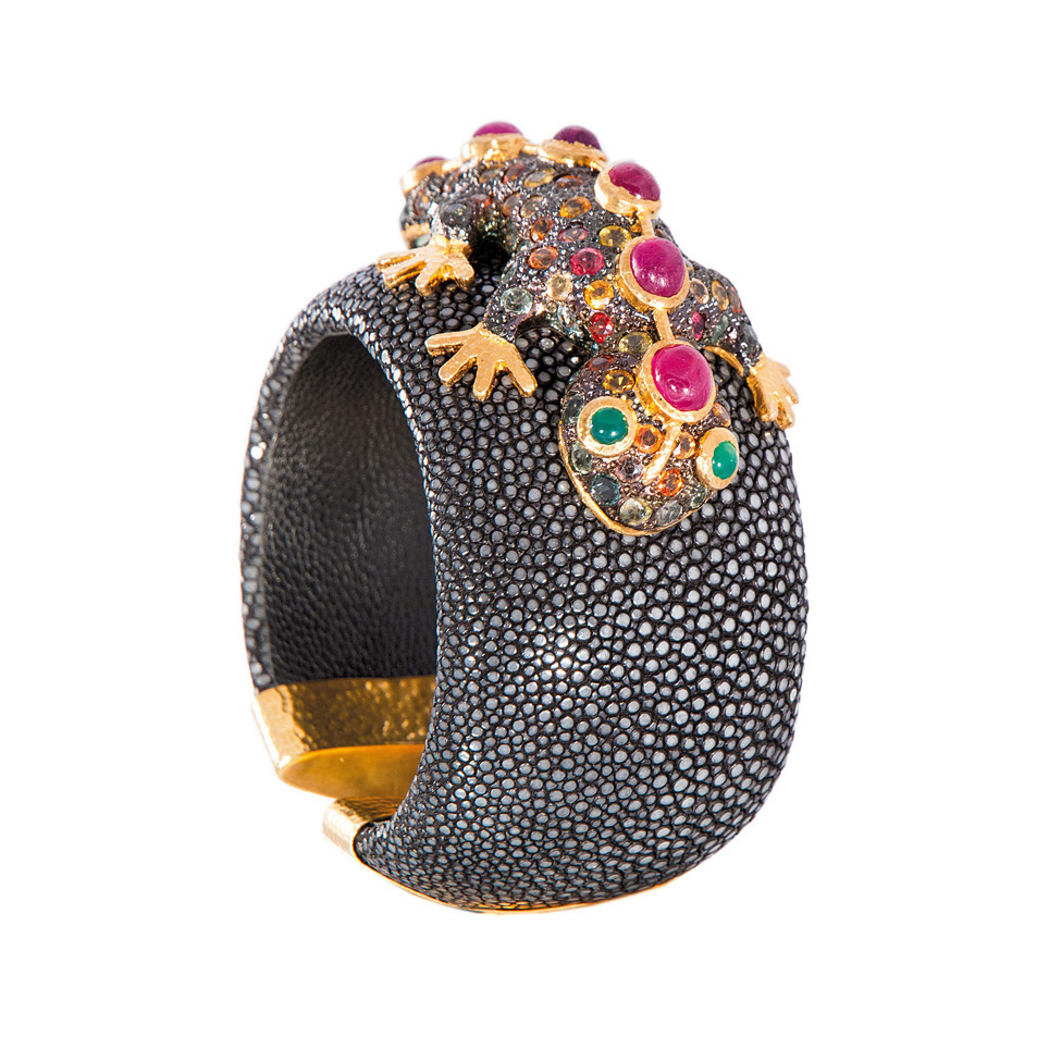 A leather bangle bracelet with precious stones 'Gecko'