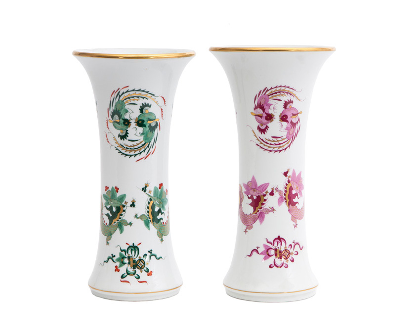 A pair of fine vases 'Rich dragon'