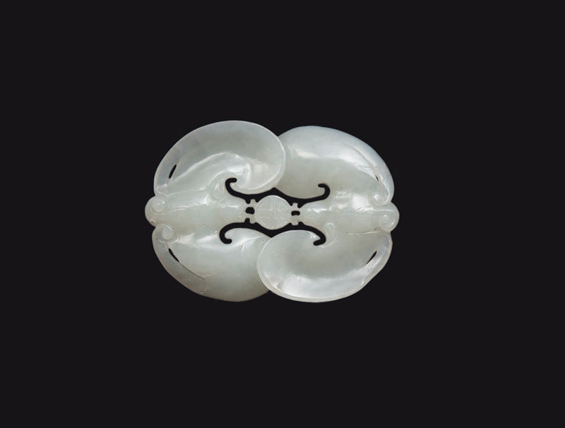 A pure white jade pendant with a pair of bats