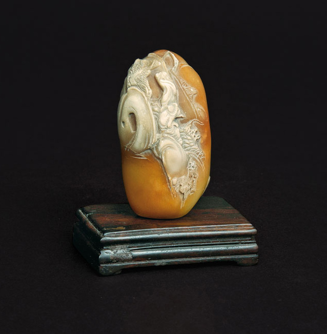 A fine soapstone pebble with scholars