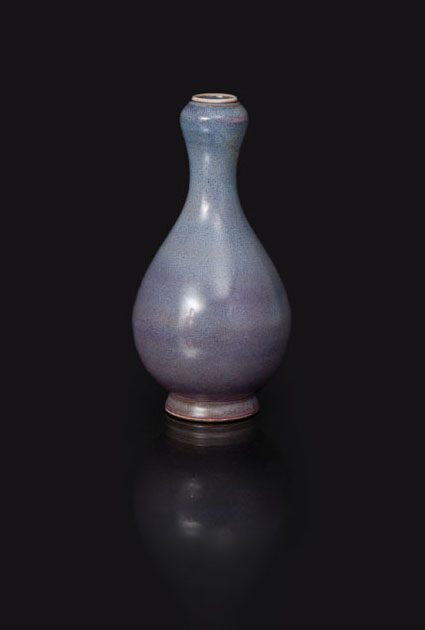 A garlic-head vase with lavender-blue glaze
