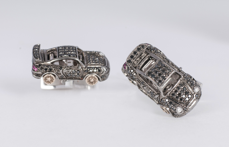 A pair of extraordinary diamond cufflinks 'Porsche 911'