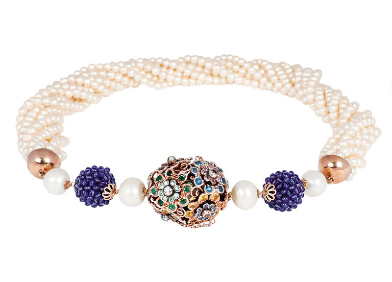 Prachtvolles Perlen-Collier mit großer Edelstein-Schließe