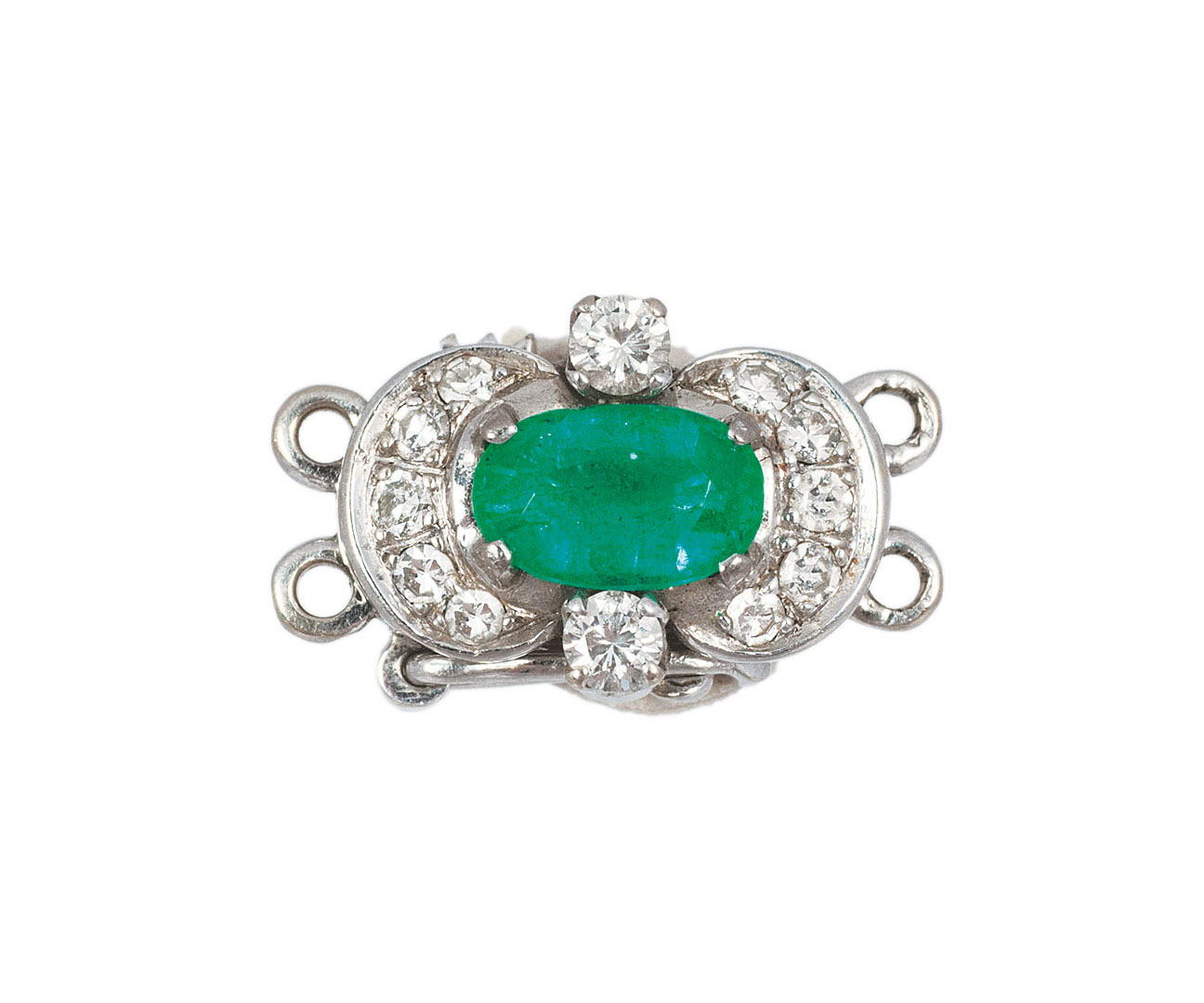 A small emerald diamond clasp