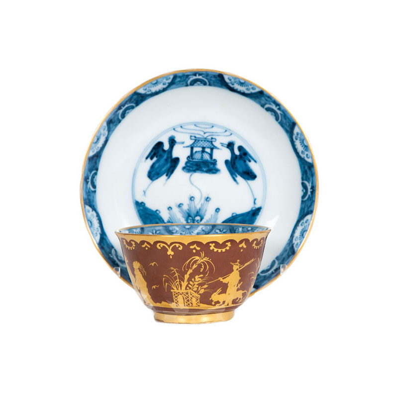 An exceptional and very rare cup with Goldchinesen