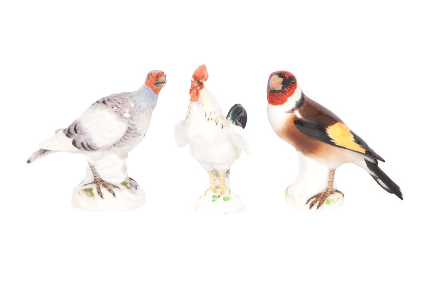 A set of 3 bird figures