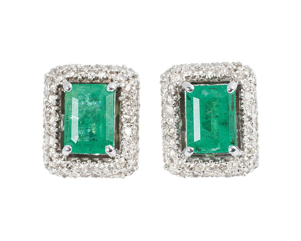 A pair of emerald diamond earstuds