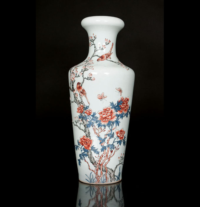 Knoblauchhals-Vase mit Magnolien