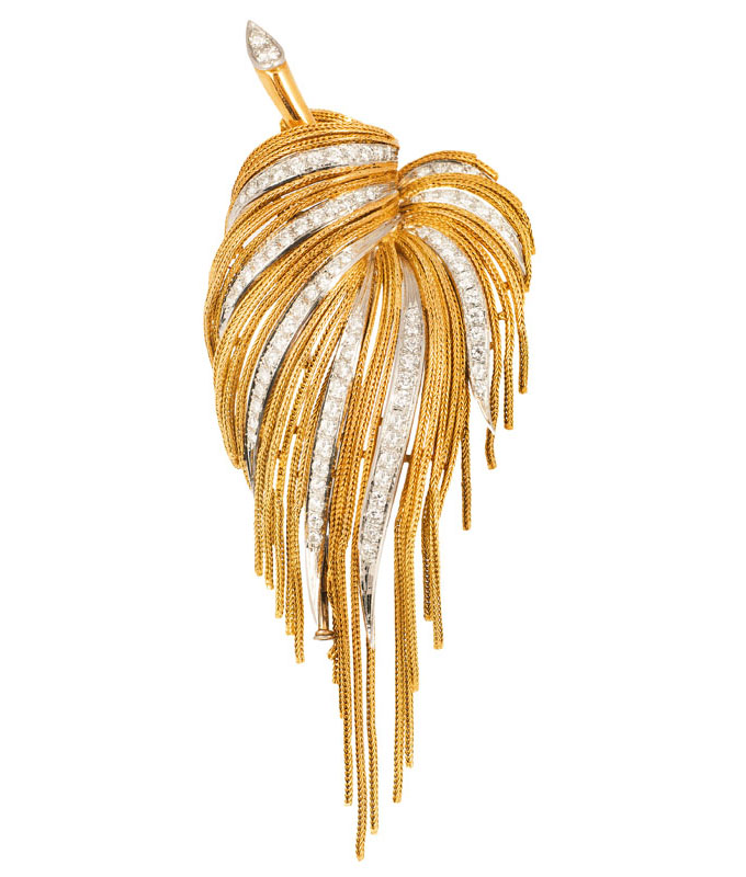 An extraordinary leaf-shaped diamond brooch An extraordinary leaf-shaped diamond brooch